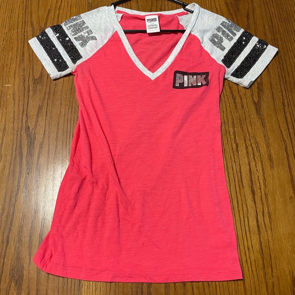 ✨PINK Victoria’s Secret ~ shirt✨